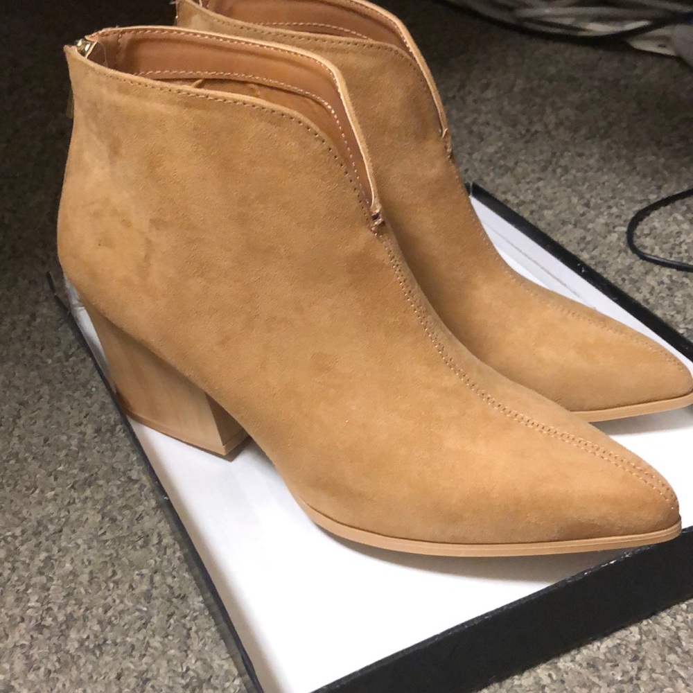 Qupid booties-size 9 (runs large).